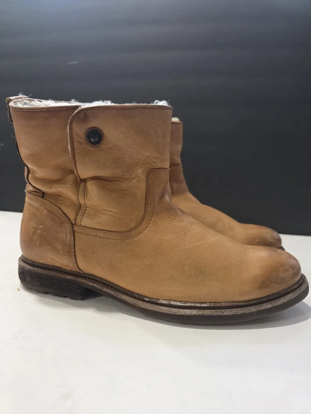 Frye Celia Short Cognac Brown Leather Shearling Lined Moto Lug Sole Boots Sz 8.5